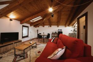 Maison Petit Rouge by Hili