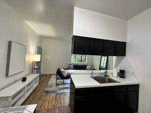 GREAT VALUE Stylish Queen Beds WD Free Park