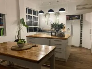 Old Bank Apartment - Riwaka