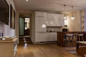 DICTUMFACTUM Modern Apartment Viru Gates