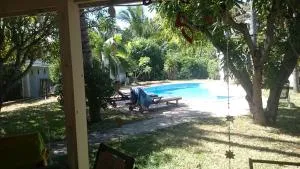 Villa piscine à 100m du lagon de l'Ermitage - 拉萨尔勒班