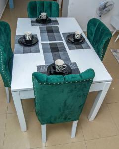 Tinas 1 BR Apartment with Fast Wi-Fi, Parking and Netflix - Kisumu