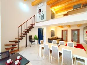 Beautiful large Sea Front Duplex Loft