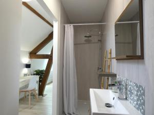 Gîte pittoresque avec nature, Wi-Fi, BBQ et terrasse privée - FR-1-581-113