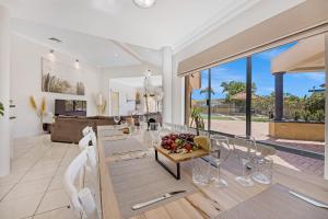 Your Sunny Pool & Ocean Escape