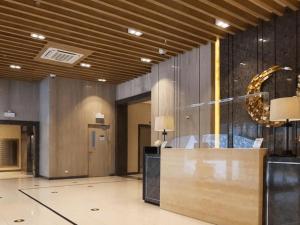 Spacious 2BR Apartment in BGC with Workspace & Washer