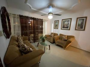 1DR Charming 3-Bedroom Retreat Santo Domingo