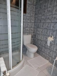 Corias Casona junto al Narcea