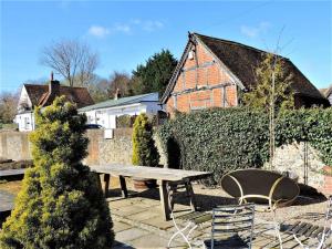The Barn Delightful secluded Cottage in Heart Old Amersham