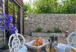 The Barn by the beach at The Well House, Climping