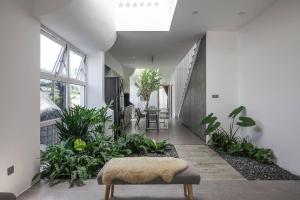 Middle of My Khe Beach & Han River Flow House