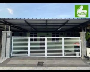 Sri Aman Homestay - Kampong Tanah Merah