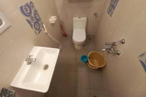 galaxy inn Home stay-white town