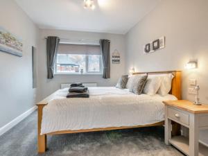 Madelines View -a smart and modern 1 bed property with the bonus of a large driveway parking area