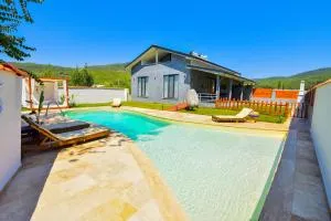 Villa48 Exclusive - Çakallık