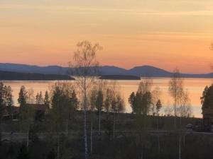Semi-detached house with lakeview in Tällberg 6 beds