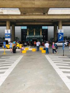 THE MANSION - NEAR AIRPORT BIG FAMILY Lodge