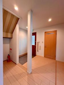 The Lobs 2, Rusutsu, Yotei view, 8 mins to Rusutsu