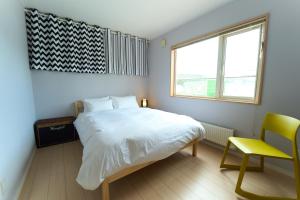 The Lobs 2, Rusutsu, Yotei view, 8 mins to Rusutsu