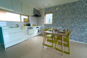 The Lobs 2, Rusutsu, Yotei view, 8 mins to Rusutsu