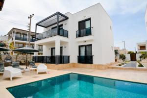 300m to Beach 2 Bedroom Garden Floor Flat with Pool B1 - Yeni Dünya Bodrum