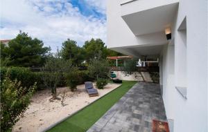 Cld688, Villa Vlahov I