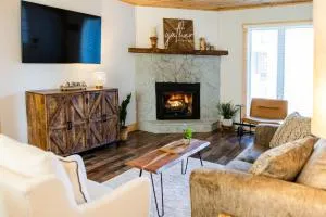 Oak Haven Condo - Downtown Blowing Rock Fully Stocked with 2 King Beds - 布洛英罗克山