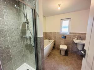 5 Bedroom detached House near Edinburgh Airport, City center and Murrayfield Stadium