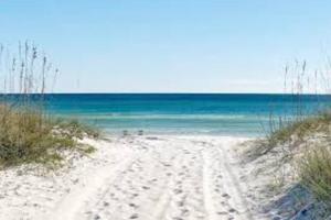 Cheeks On The Beach - Quick Walk To The Beach