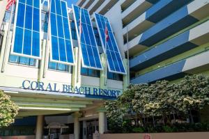 Nice Oceanfront 1BR with Heated Pools, Coral Beach