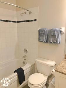 Blue Mountain, Collingwood - Loft Condo, sleeps 4