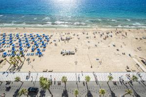 Las Damas 12-E Levante Beach