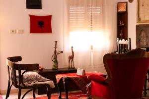 FlagNest Residence - Vintage Comfort Apartments