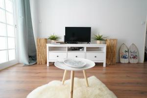 Cascais 2 bedroom apartment with sunny terrace