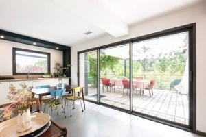 Villas La Coursive : belle maison de standing avec piscine : photos des chambres