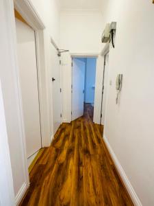 Newly refurbished two bedrooms flat