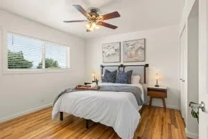 Modern Mountain View Retreat Near UNR & Downtown - Chilcoot