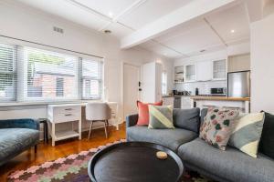 Tranquil Inner-east Haven Moments from High Street