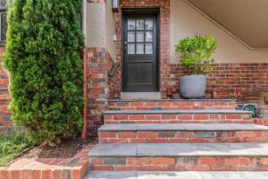 The Chatsworth Chic Urban Living near High St