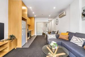 Artsy at East End A Modern Inner-city Retreat