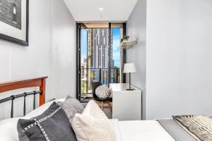 Adelaide Azure Scenic CBD Living with Rooftop Pool