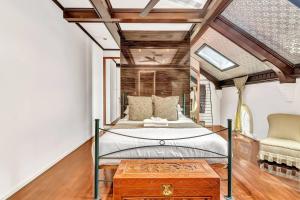 Parish Court - A Unique Contemporary Conversion