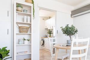 Scandi Beach Breeze Minutes from Glenelg Beach