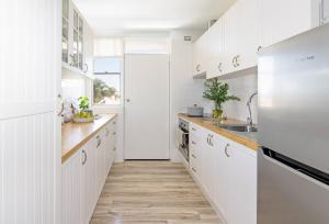 Scandi Beach Breeze Minutes from Glenelg Beach