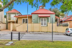 Time and Tide Beach Cottage on the Esplanade