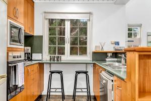 Time and Tide Beach Cottage on the Esplanade