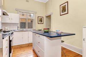 The Nook Peaceful Toorak Gardens Retro Cottage