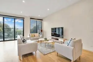 Spacious townhouse - Seddon