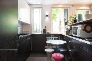 Maisons de vacances TOWN HOUSE, WITH GARDEN AND PARKING : photos des chambres