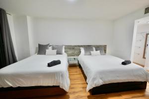 City & Sea View+FREE Parking Modern Condo